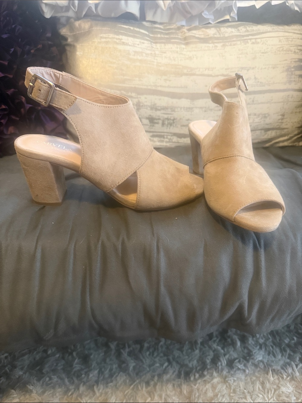 Carvels Tan Suede Open-Toe Block Heel Sandals. NWOT Sz 9